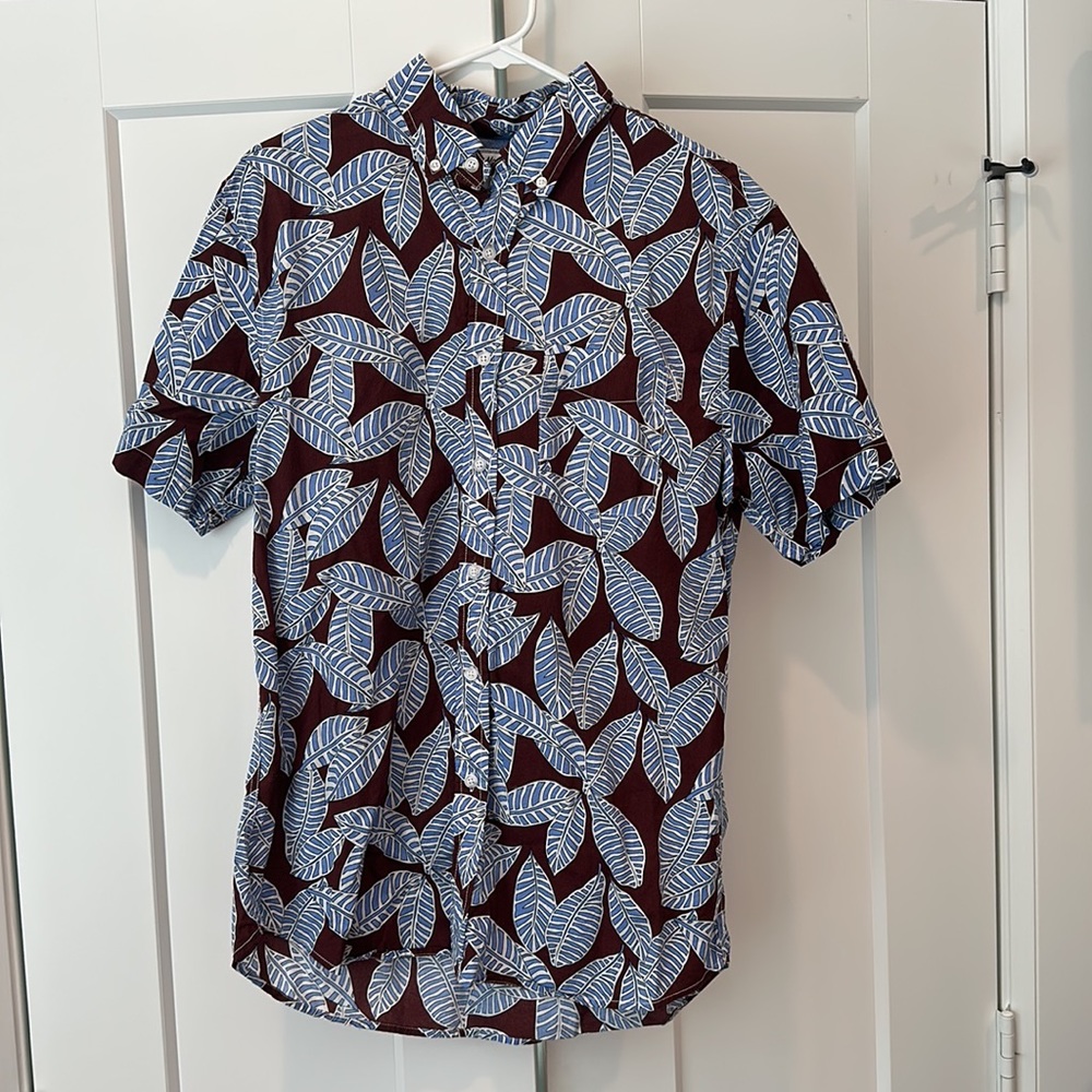 Men’s Modern Liberation button down floral shirt. Worn only a few times. Size M.